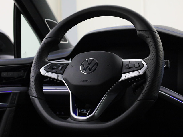 Volkswagen Touareg 3.0 TSieHybrid 340kW 462PK 4MOTION R · Panoramadak · Elek. Trekhaak · 360°Camera · Stoelmassage & ventilatie · Garantie t m 11-0