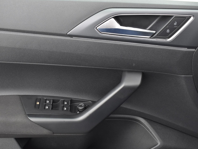 Volkswagen Polo 1.0 TSI 110pk DSG R-Line · Camera · Apple Android Car Play · ACC · 16'' Velgen ·