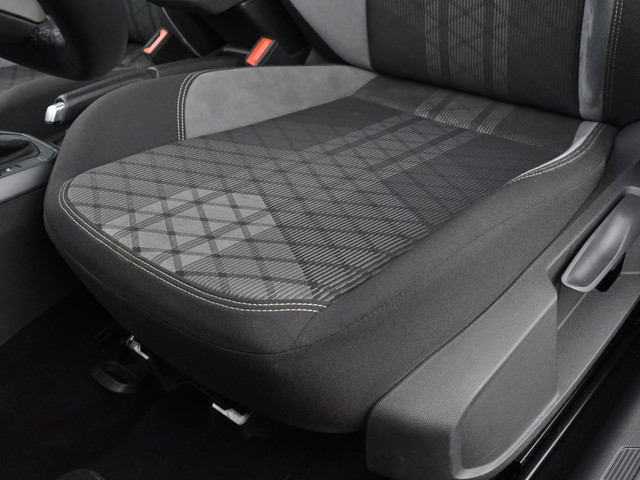 Volkswagen Polo 1.0 TSI 110pk DSG R-Line · Camera · Apple Android Car Play · ACC · 16'' Velgen ·