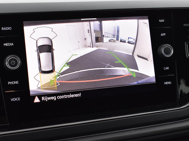 Volkswagen Polo 1.0 TSI 110pk DSG R-Line · Camera · Apple Android Car Play · ACC · 16'' Velgen ·