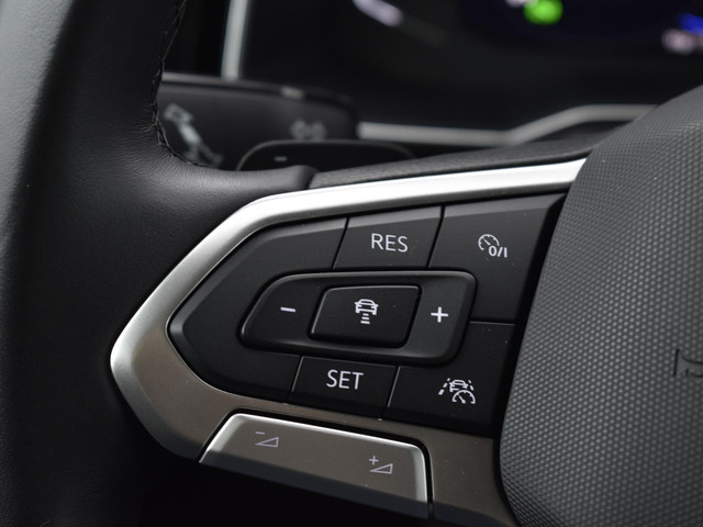 Volkswagen Polo 1.0 TSI 110pk DSG R-Line · Camera · Apple Android Car Play · ACC · 16'' Velgen ·