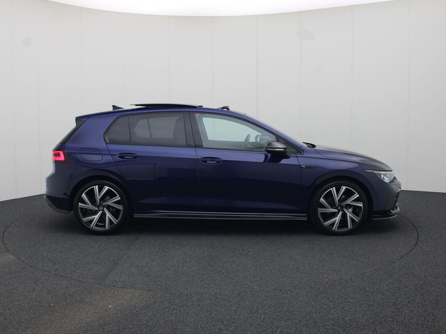 volkswagen-golf-1.5etsi-150pk-r-line-blackstyle-dsg--panoramadak--camera---parkeersensoren--stoel--stuurverwarming--garantie-tot-februari-2