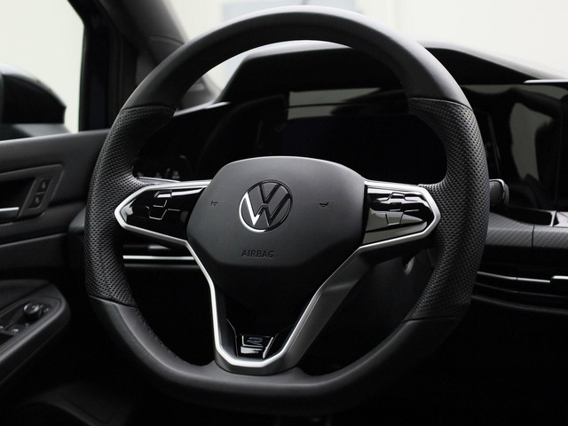 Volkswagen Golf 1.5eTSI 150PK R-Line Blackstyle DSG · Panoramadak · Camera + Parkeersensoren · Stoel-& stuurverwarming · Garantie tot februari 2