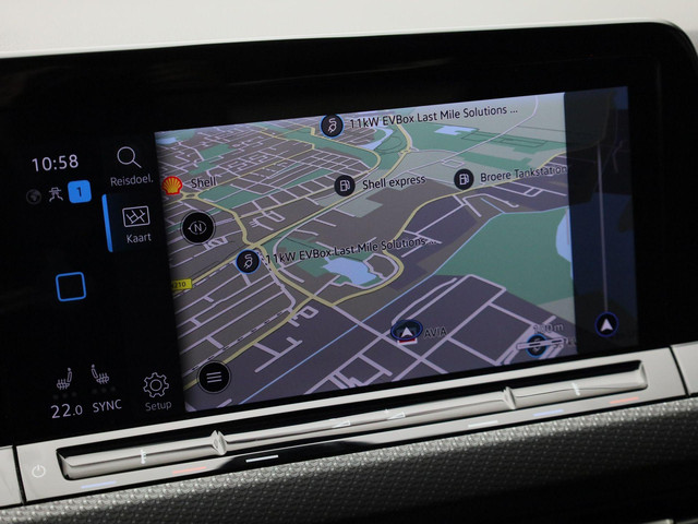 Volkswagen Golf 1.5eTSI 150PK R-Line Blackstyle DSG · Panoramadak · Camera + Parkeersensoren · Stoel-& stuurverwarming · Garantie tot februari 2