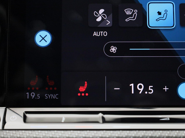 Volkswagen Golf 1.5eTSI 150PK R-Line Blackstyle DSG · Panoramadak · Camera + Parkeersensoren · Stoel-& stuurverwarming · Garantie tot februari 2