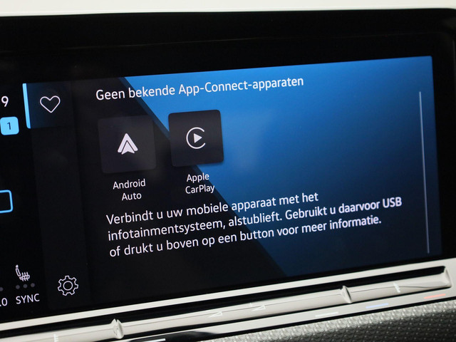 Volkswagen Golf 1.5eTSI 150PK R-Line Blackstyle DSG · Panoramadak · Camera + Parkeersensoren · Stoel-& stuurverwarming · Garantie tot februari 2