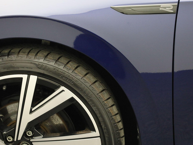 Volkswagen Golf 1.5eTSI 150PK R-Line Blackstyle DSG · Panoramadak · Camera + Parkeersensoren · Stoel-& stuurverwarming · Garantie tot februari 2