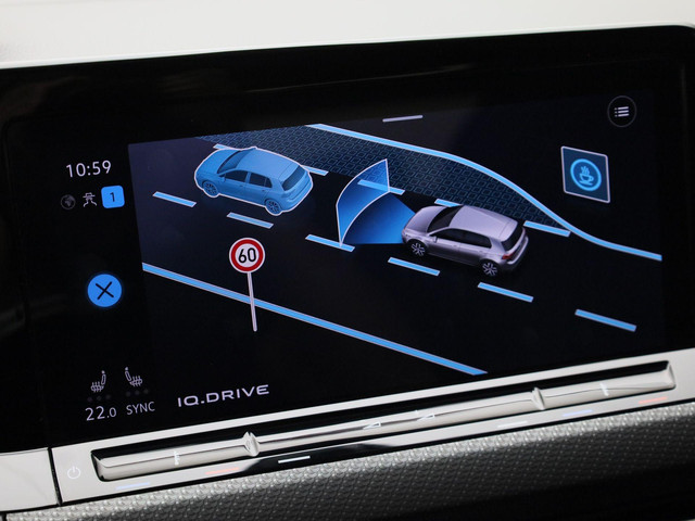 Volkswagen Golf 1.5eTSI 150PK R-Line Blackstyle DSG · Panoramadak · Camera + Parkeersensoren · Stoel-& stuurverwarming · Garantie tot februari 2