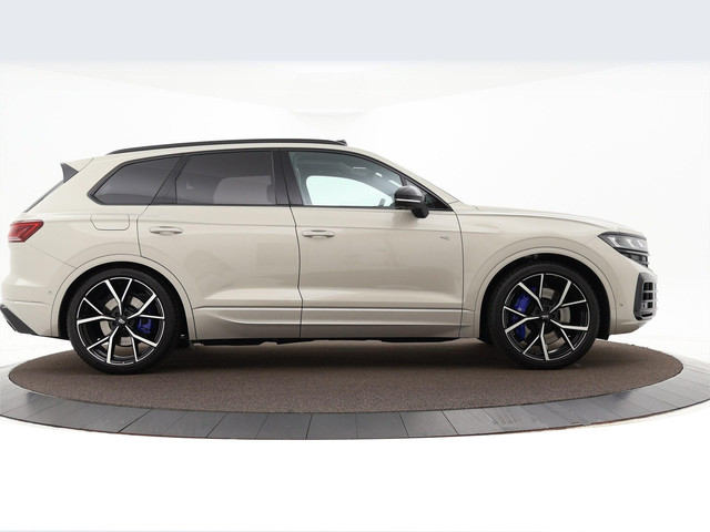 volkswagen-touareg-r-edition-3.0-ehybrid-462-pk-8-versn.--comfort-pakket--nachtzichtassistent-night-vision--opberg-pakket--trekhaak-inclusief