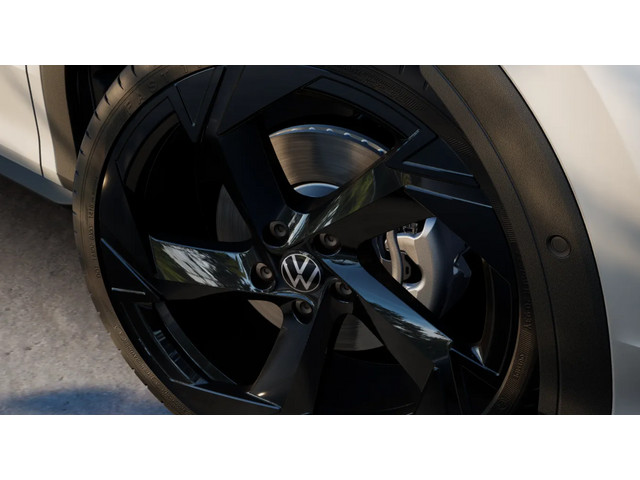 Volkswagen T-Roc R-Line First Edition 1.5 eTSI 150PK DSG Black Style