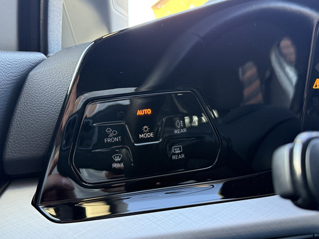 Volkswagen Golf 1.5 TSI Life Business | Memory stoelen | Camera | Full LED | Apple Carplay