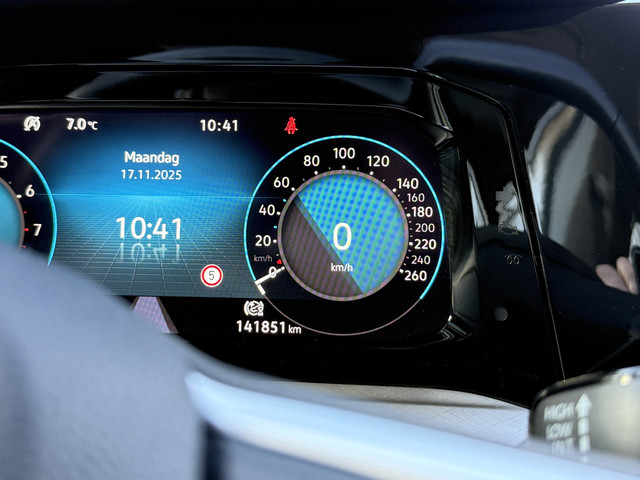 Volkswagen Golf 1.5 TSI Life Business | Memory stoelen | Camera | Full LED | Apple Carplay