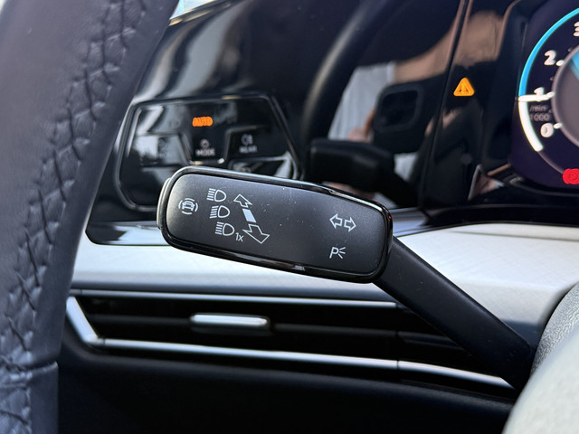 Volkswagen Golf 1.5 TSI Life Business | Memory stoelen | Camera | Full LED | Apple Carplay