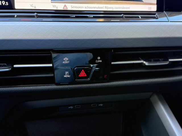 Volkswagen Golf 1.5 TSI Life Business | Memory stoelen | Camera | Full LED | Apple Carplay