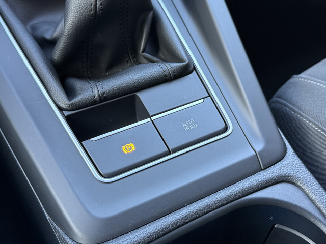 Volkswagen Golf 1.5 TSI Life Business | Memory stoelen | Camera | Full LED | Apple Carplay