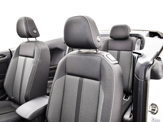 Volkswagen T-Roc Cabrio Style 1.0 115 pk Cabriolet 6 versn. Hand · Black style pakket · Comfort pakket · Multimedia pakket · Prijs is incl Inruil