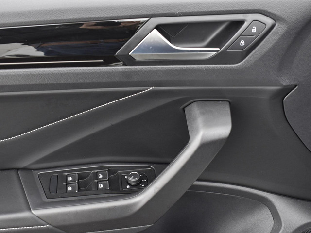 Volkswagen T-Roc Cabrio Style 1.0 115 pk Cabriolet 6 versn. Hand · Black style pakket · Comfort pakket · Multimedia pakket · Prijs is incl Inruil