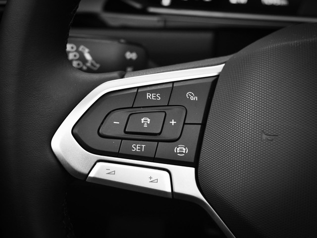 Volkswagen T-Roc Cabrio Style 1.0 115 pk Cabriolet 6 versn. Hand · Black style pakket · Comfort pakket · Multimedia pakket · Prijs is incl Inruil