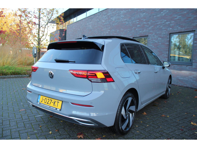 Volkswagen Golf 1.5 eTSI Style