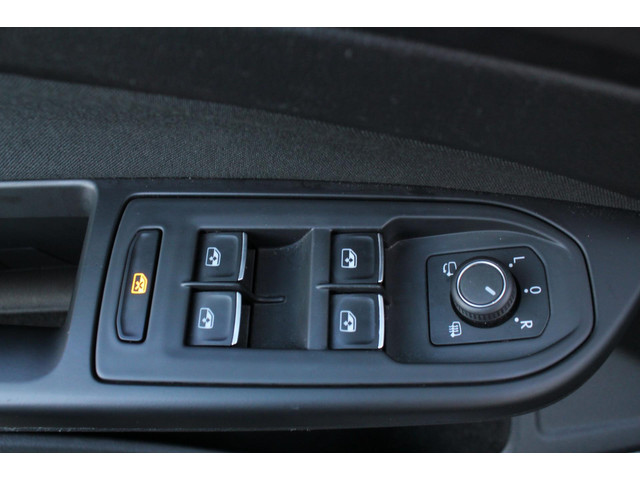 Volkswagen Golf 1.5 eTSI Style