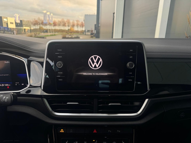 Volkswagen T-Roc Cabrio 1.5 TSI R-Line M2023 TREKHAAK CAMERA NAVI APPLE CARPLAY