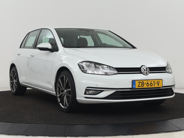 volkswagen-golf-1.0-tsi-comfortline-business---stoleverwarming---carplay---massage---navigatie---parkeerhulp---adaptive-cruise---climate-control