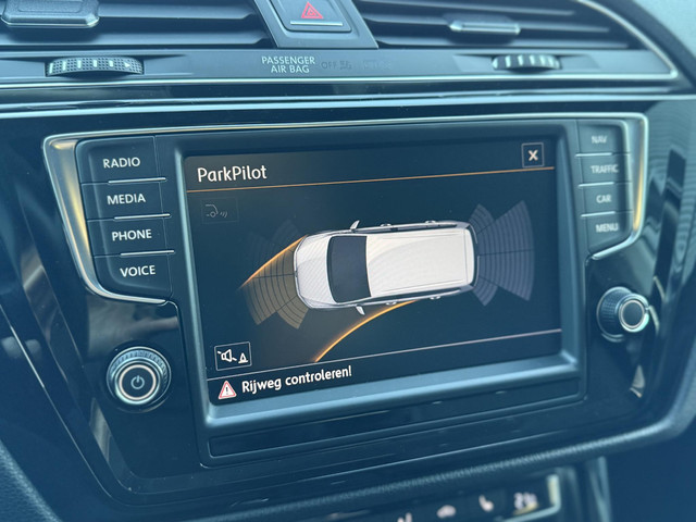 Volkswagen Touran 1.4 TSI Connected Series 7p | PANO | NAVI