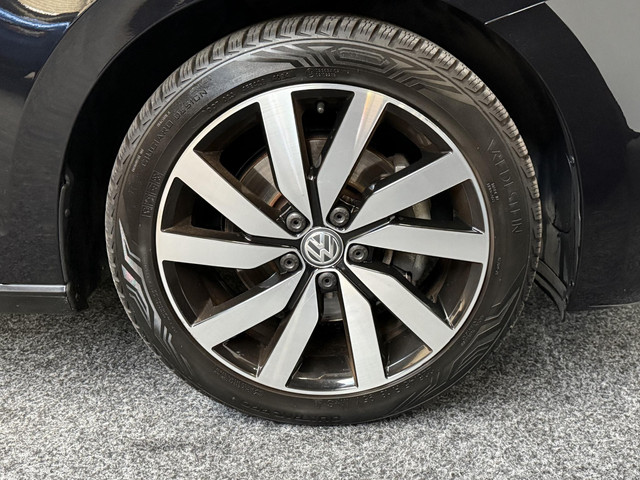 Volkswagen Touran 1.4 TSI Connected Series 7p | PANO | NAVI