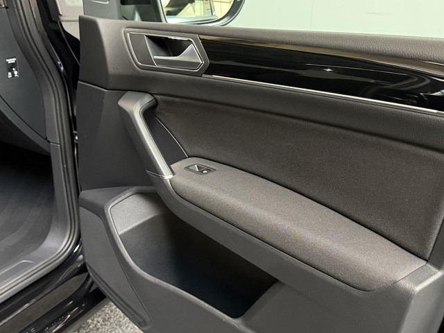 Volkswagen Touran 1.4 TSI Connected Series 7p | PANO | NAVI