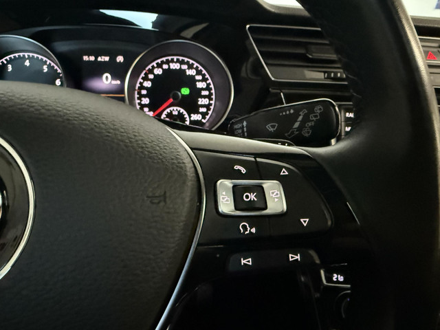 Volkswagen Touran 1.4 TSI Connected Series 7p | PANO | NAVI