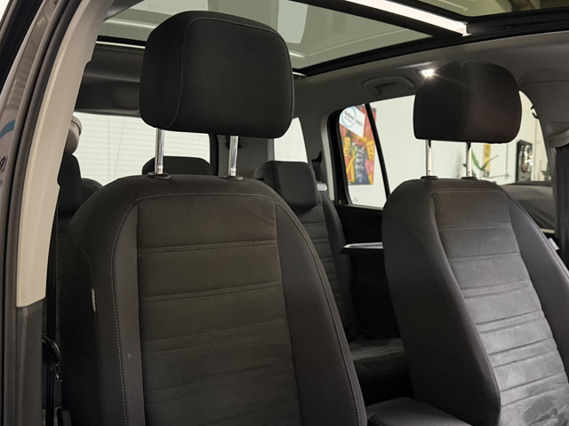 Volkswagen Touran 1.4 TSI Connected Series 7p | PANO | NAVI