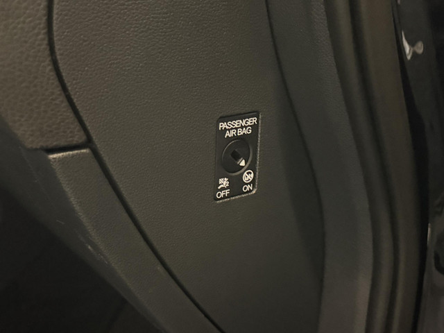 Volkswagen Touran 1.4 TSI Connected Series 7p | PANO | NAVI