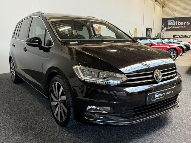 Volkswagen Touran 1.4 TSI Connected Series 7p | PANO | NAVI