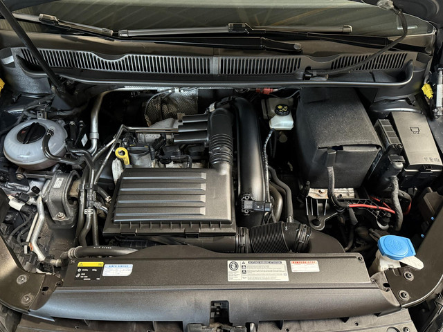 Volkswagen Touran 1.4 TSI Connected Series 7p | PANO | NAVI