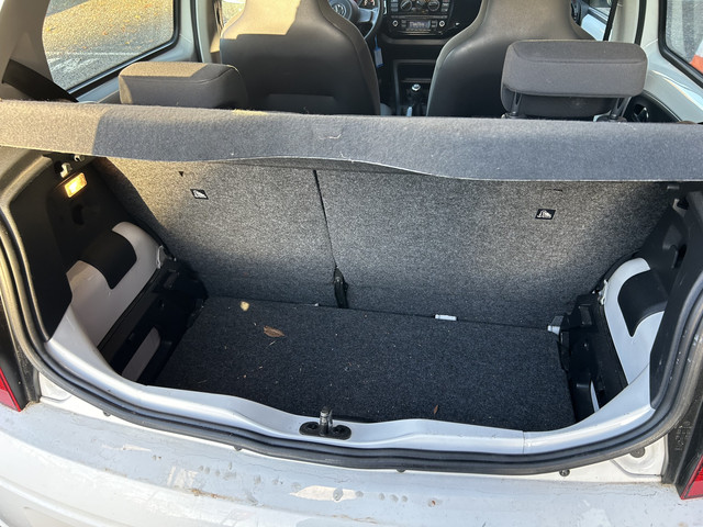 Volkswagen up! 1.0 move up! BlueMotion GOED ONDERHOUDEN!! NAVI BLUETOOTH AIRCO ELEK. RAMEN