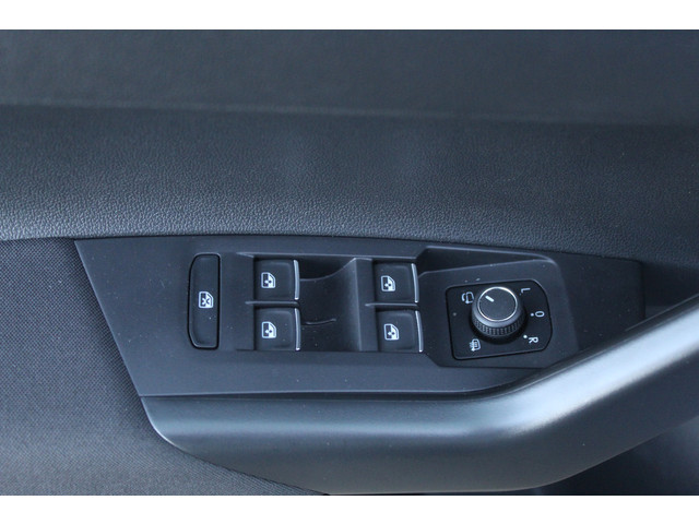 Volkswagen Polo 1.0 TSI 2x R-Line Automaat Navigatie Virtual cockpit Adaptive cruise control Achteruitrijcamera Parkeersensoren rondom Apple car