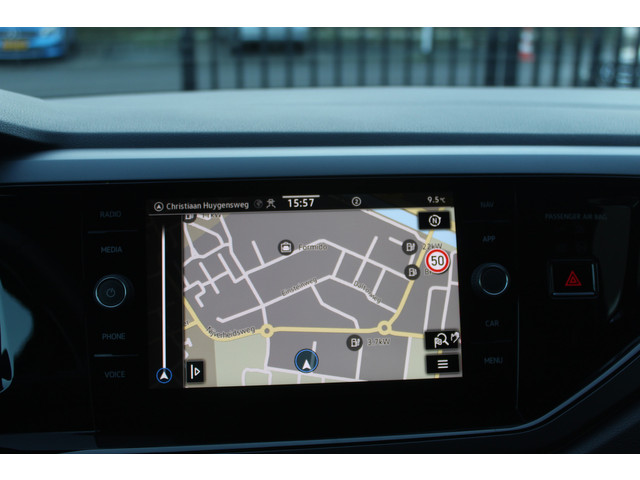 Volkswagen Polo 1.0 TSI 2x R-Line Automaat Navigatie Virtual cockpit Adaptive cruise control Achteruitrijcamera Parkeersensoren rondom Apple car