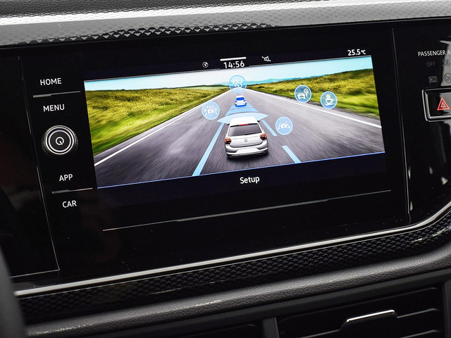 Volkswagen Polo Life Edition 1.0 TSI 95 pk 5 versn. Hand · Achteruitrijcamera · regensensor ·