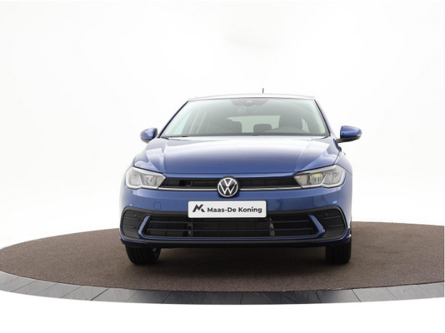 Volkswagen Polo Life Edition 1.0 TSI 95 pk 5 versn. Hand · Achteruitrijcamera · Regensensor ·