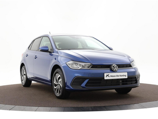 Volkswagen Polo Life Edition 1.0 TSI 95 pk 5 versn. Hand · Achteruitrijcamera · Regensensor ·