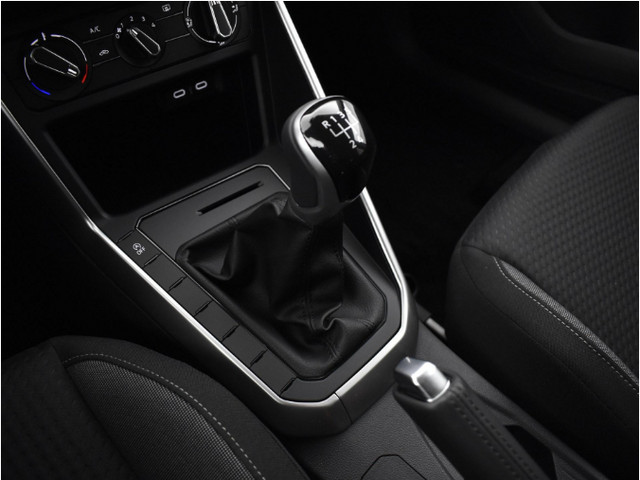 Volkswagen Polo Life Edition 1.0 TSI 95 pk 5 versn. Hand · Achteruitrijcamera · Regensensor ·