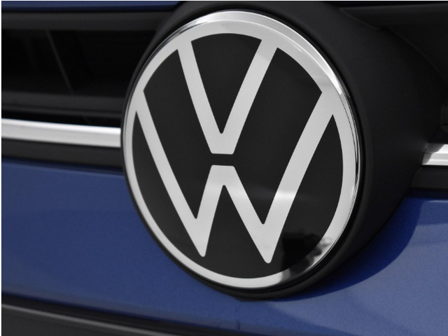 Volkswagen Polo Life Edition 1.0 TSI 95 pk 5 versn. Hand · Achteruitrijcamera · Regensensor ·