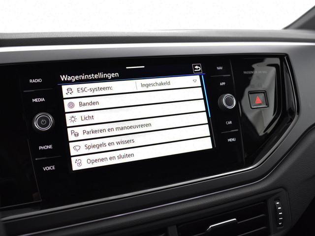 Volkswagen Polo R-Line Edition 1.0 TSI 95 PK 7 versn. DSG 7 Versn. DSG · Voorraad Actie · Prijs is inclusief EU 2000,- inruilpremie · Speciaal i