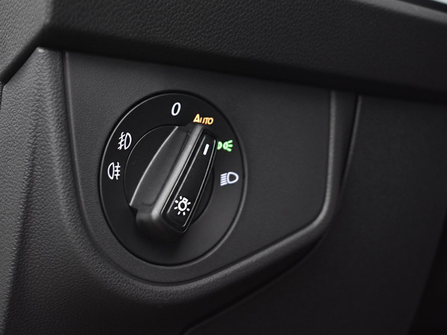 Volkswagen Polo R-Line Edition 1.0 TSI 95 PK 7 versn. DSG 7 Versn. DSG · Voorraad Actie · Prijs is inclusief EU 2000,- inruilpremie · Speciaal i