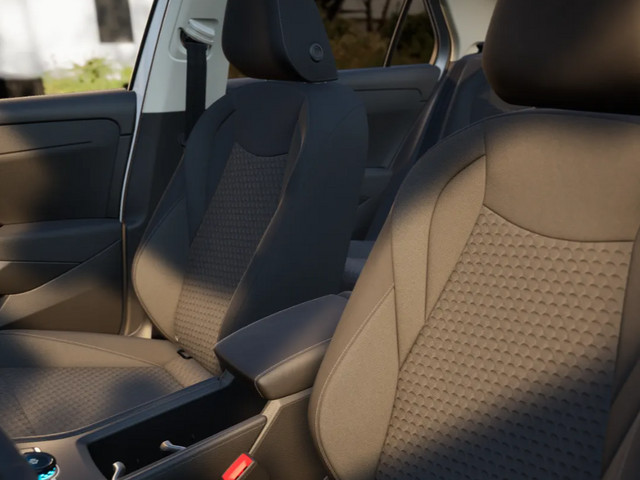 Volkswagen T-Roc Life First Edition 1.5 eTSI 116 PK 7 versn. DSG · Comfort Pakket · Achteruitrijcamera · Draadloze telefoonlader ·