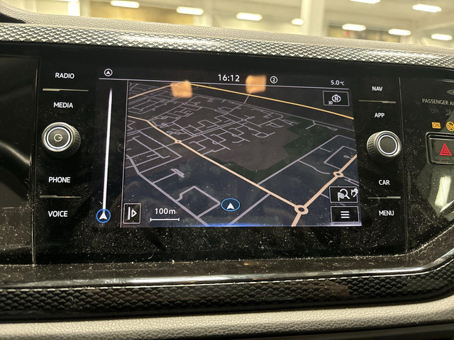 Volkswagen Polo 1.0 TSI 95pk DSG Life Business · Apple Android Car Play · Navigatie · P-Sensoren · DAB · Stoelverwarming · 15'' Inch · Garantie