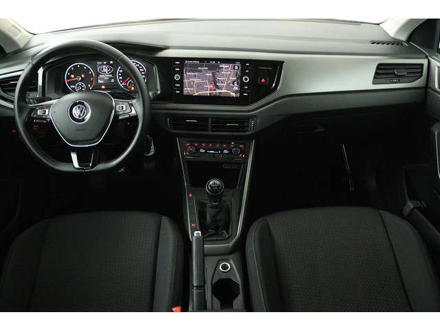 Volkswagen Polo 1.0 TSI Beats (STOELVERWARMING, NAVIGATIE, CRUISE CONTROL, PARKEERSENSOREN)