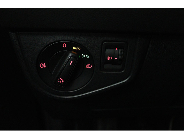 Volkswagen Polo 1.0 TSI Beats (STOELVERWARMING, NAVIGATIE, CRUISE CONTROL, PARKEERSENSOREN)