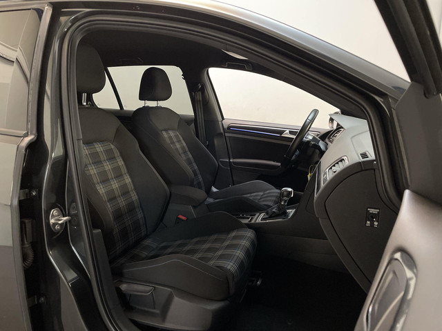 Volkswagen Golf 1.4 TSI GTE DSG LED Navigatie Parkeersensoren Climate Control