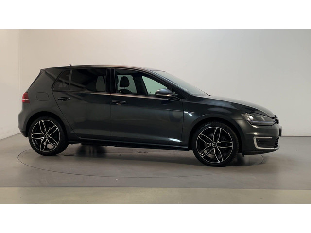 Volkswagen Golf 1.4 TSI GTE DSG LED Navigatie Parkeersensoren Climate Control